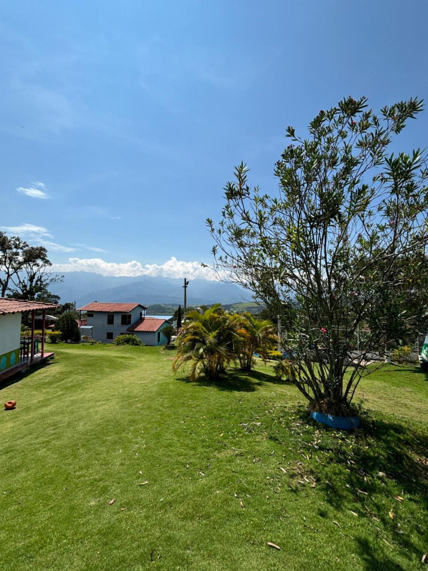 Finca Vacacional Guanani ソコロ エクステリア 写真